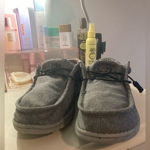 Mens dark grey hey dudes!